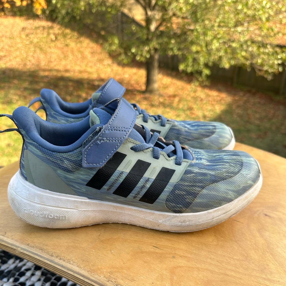 Youth ADIDAS size 4 1/2